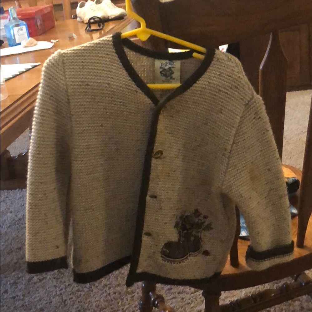 Cute sweater!